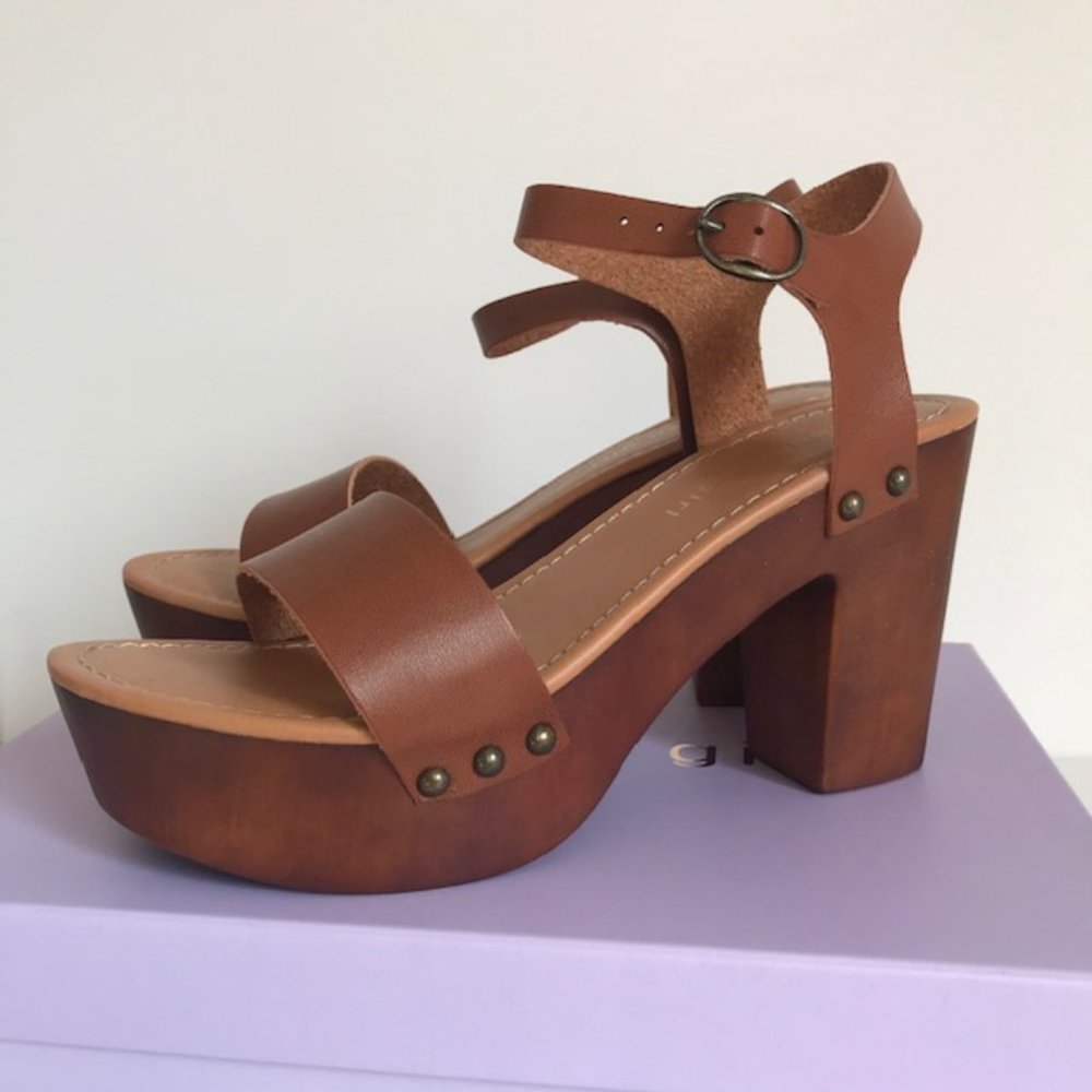 MADDEN GIRL Steve PLATFORMS Sandles Cognac Tan 7.5